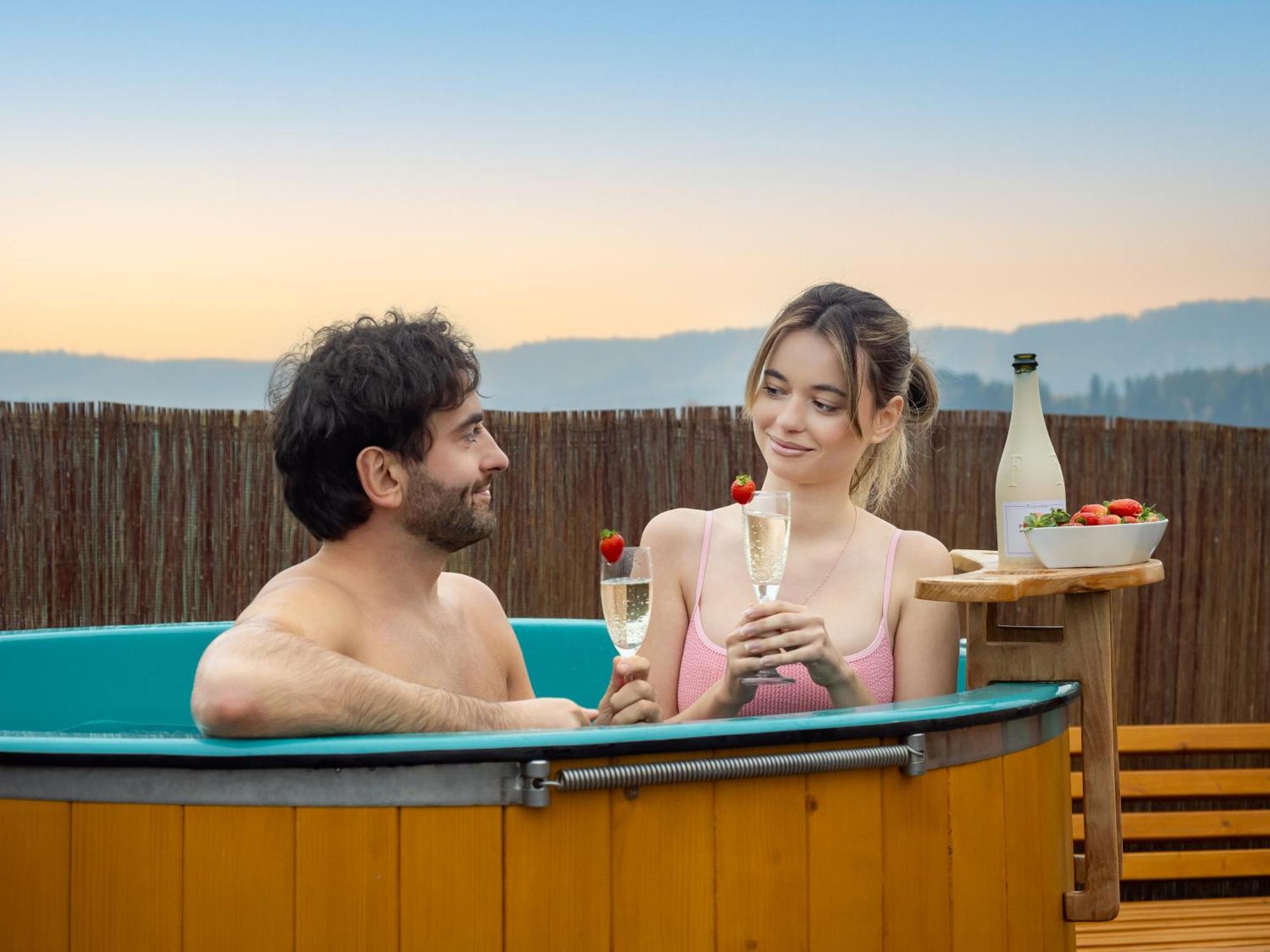 Rajska Polana Domki Premium ,Na Odludziu Z Prywatna Balia Z Jacuzzi I Sauna ,Cisza,Rowery Elektryczne,Gory,Astroprzygoda,- Adrspach, Skalne Miasto, Zamek Ksiaz,Andrzejowka,Karpacz, Sniezka,Janskie Laznie,Pec Mieroszow Eksteriør bilde